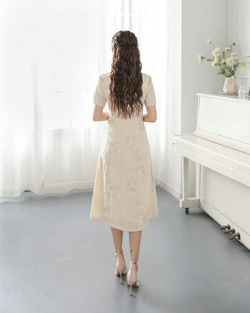 新款复古小众设计高级感白色新中式中国风连衣裙